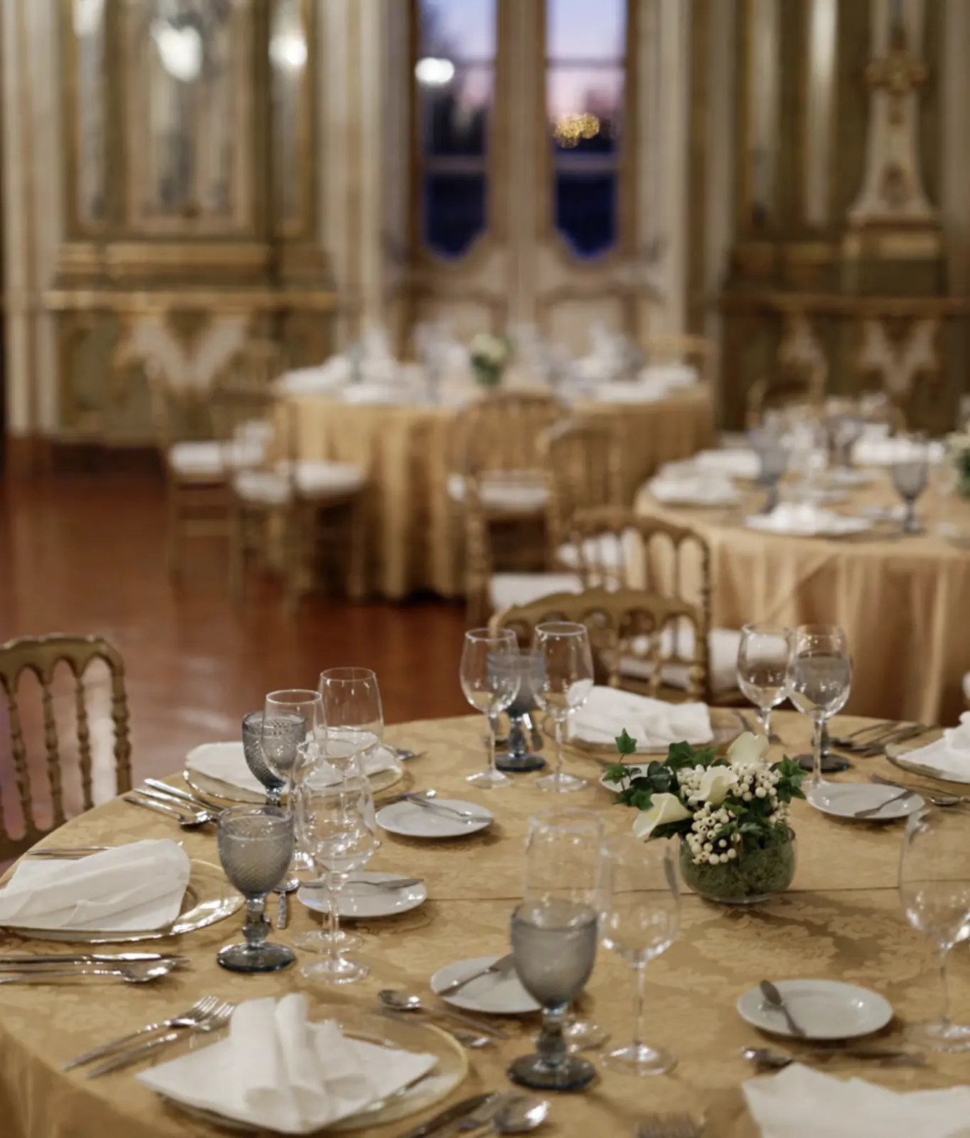 Sala de Eventos em Queluz, uma sala de jantar histórica compacta para um casamento de palácio em Sintra